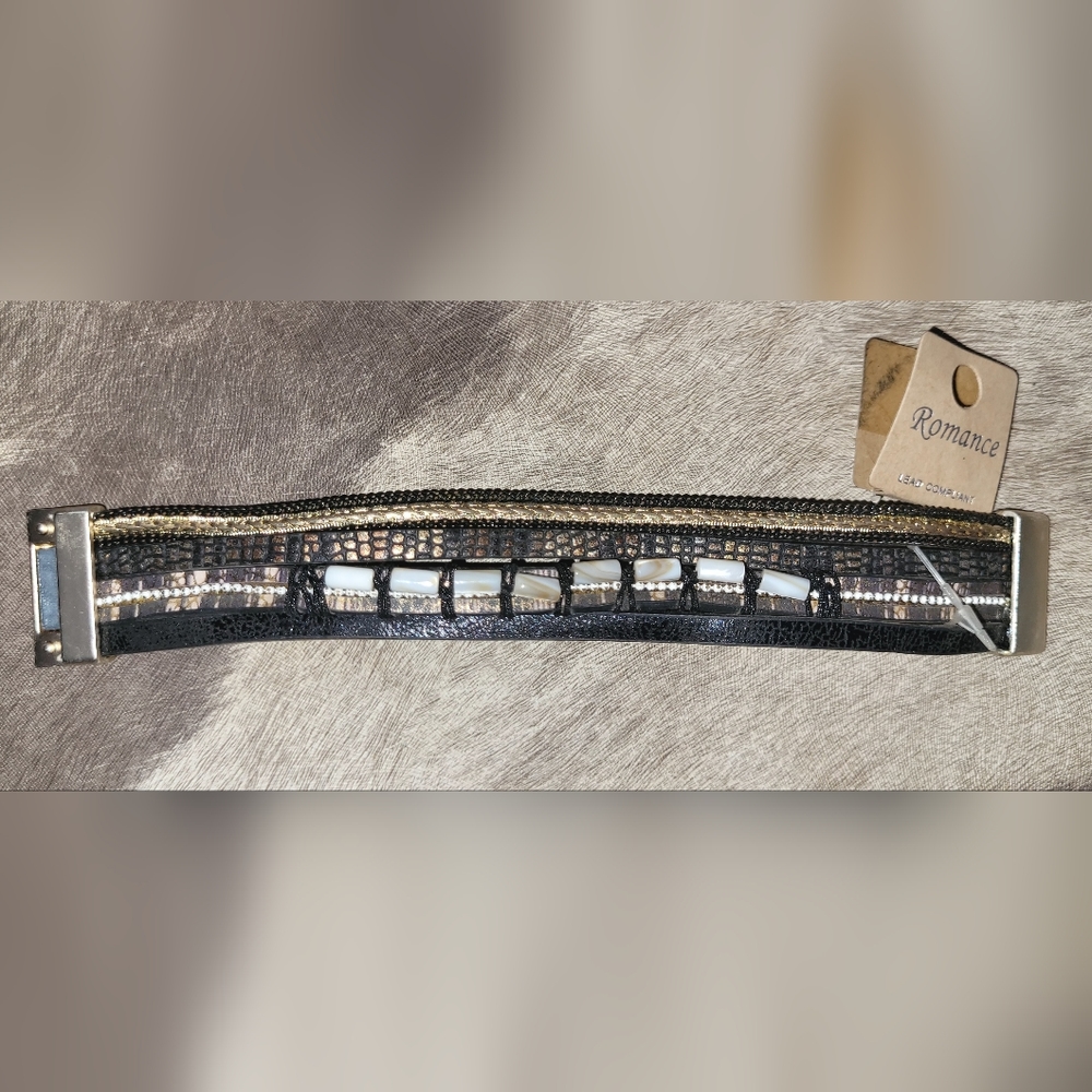 Romance Magnetic Snap Bracelet, leather